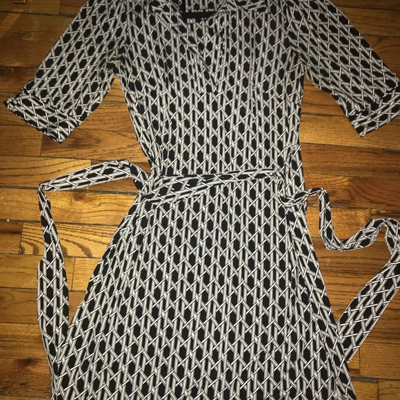 Laundry wrap dress with basketweave pattern - Picture 2 of 5